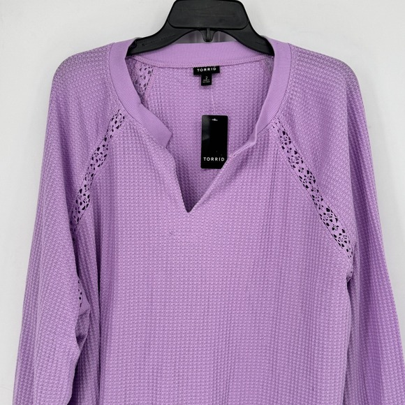 Torrid Purple Waffle Lace Inset Notch Neck Knit Top 2 2X 18-20 Crocus Petal NEW - Picture 2 of 13